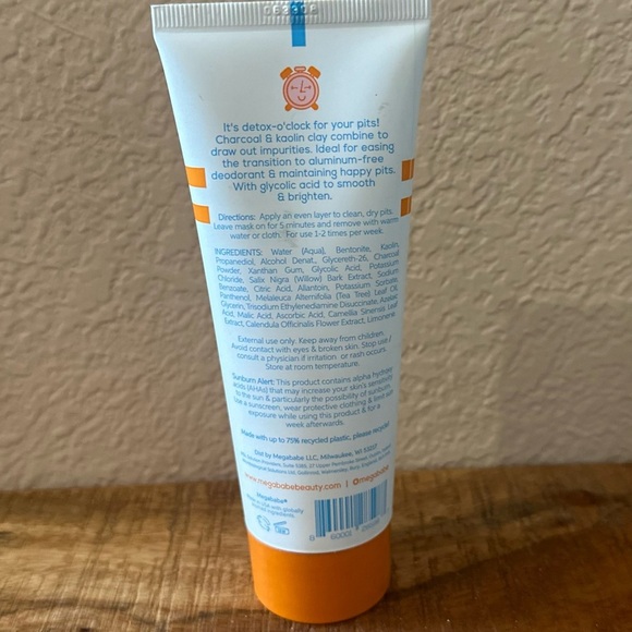 Megababe Detoxifying Underarm Mask - Picture 2 of 3